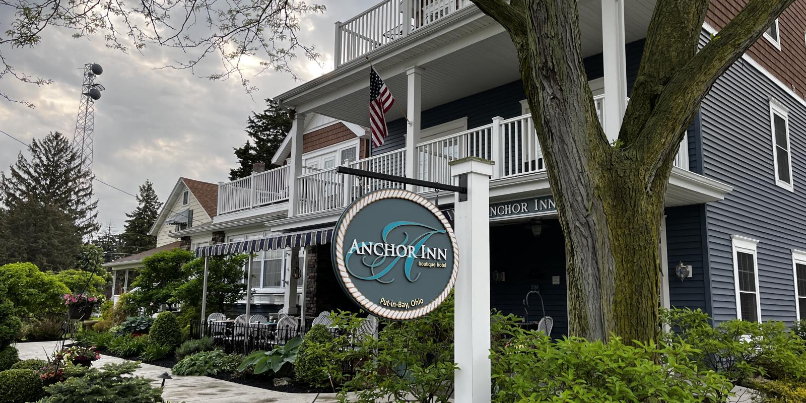 Outside view of the Anchor Inn Boutique Hotel
